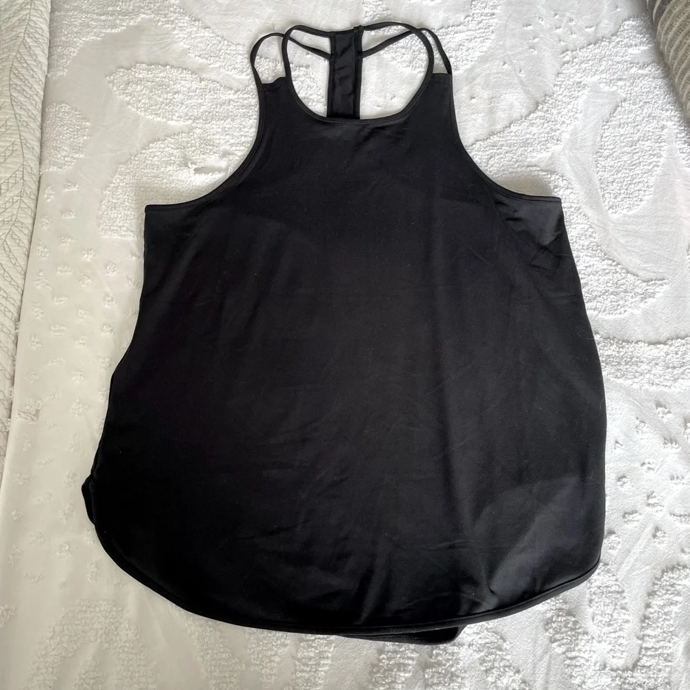 NWOT Workout Top - Picture 1 of 4